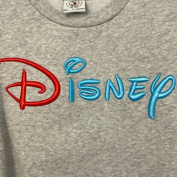 Vintage Disney Women’s Gray Sweatshirt with Mickey and Co on back size s - Picture 3 of 5